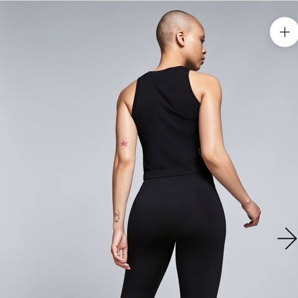 LNDR POWER CROP TANK BLACK - Picture 3 of 9